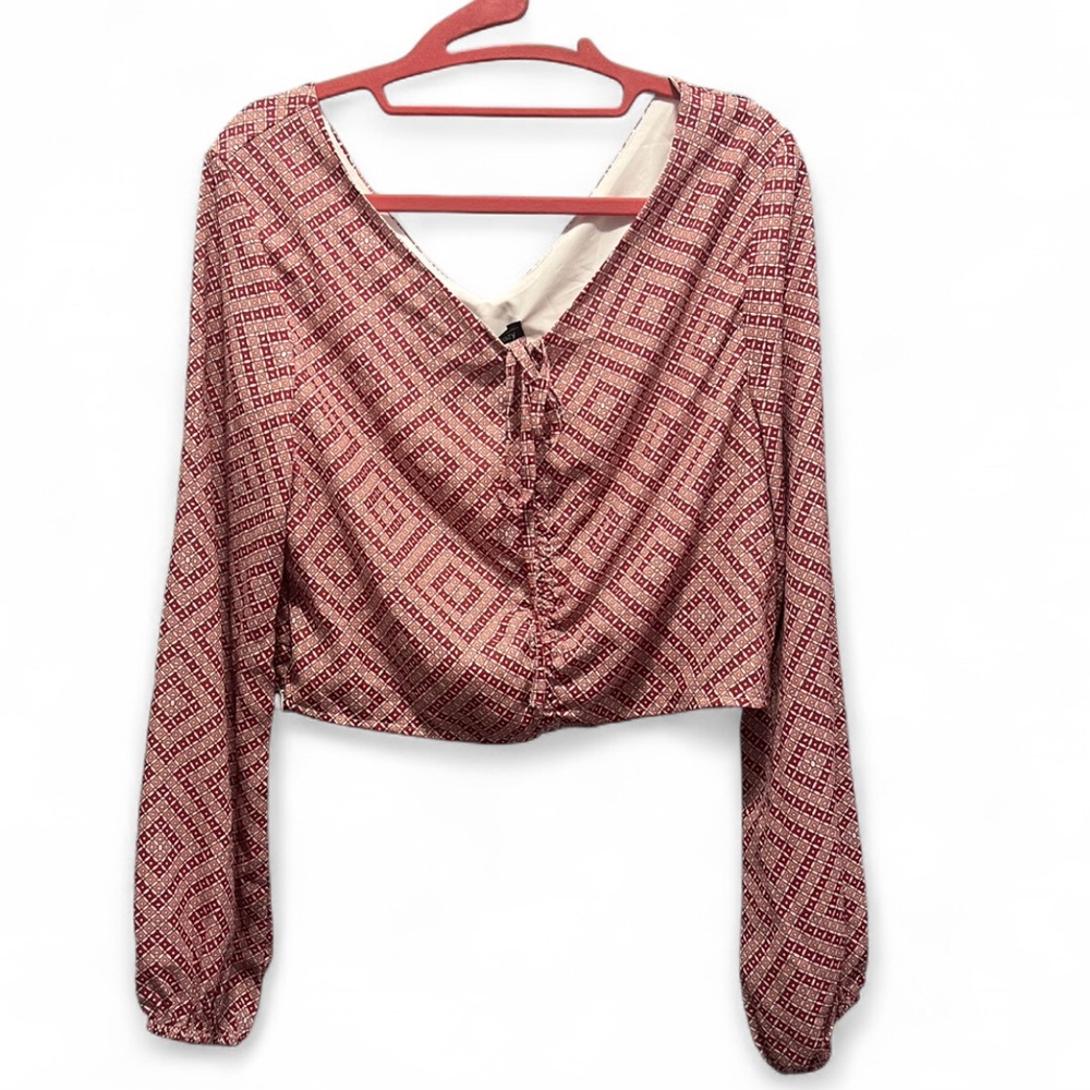 ✨NWT Geometric Patterned Women's Boho Style Top
